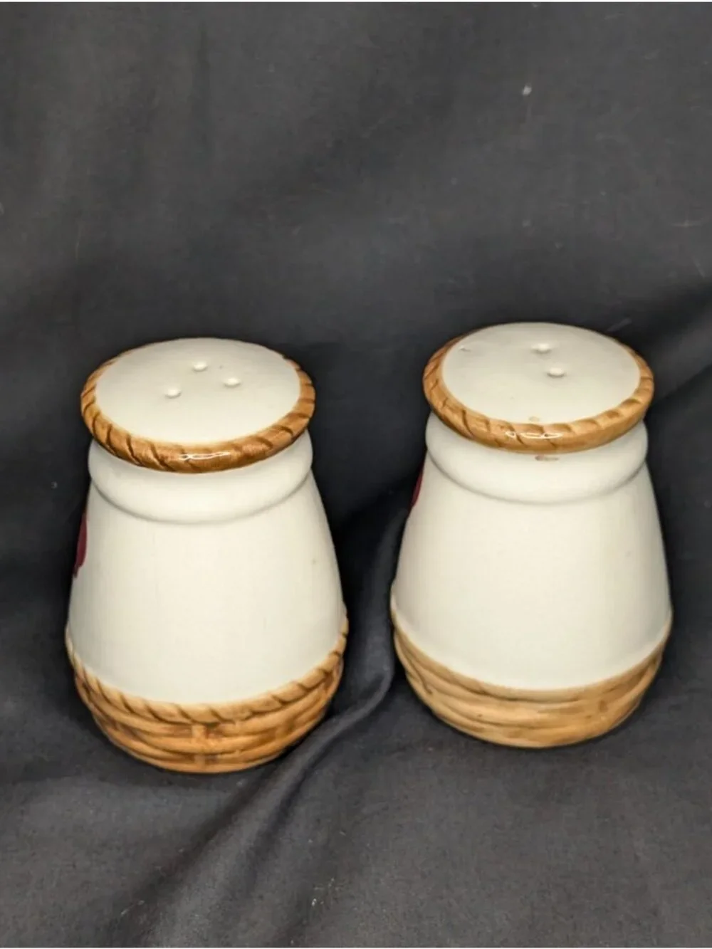 Alco Industries Apple Weave Basket Theme Salt & Pepper Shaker Grannycore